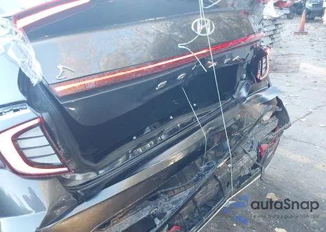 2023 Hyundai Sonata Hybrid Sel z USA, uszkodzony, nr VIN KMHL34JJ7PA070694